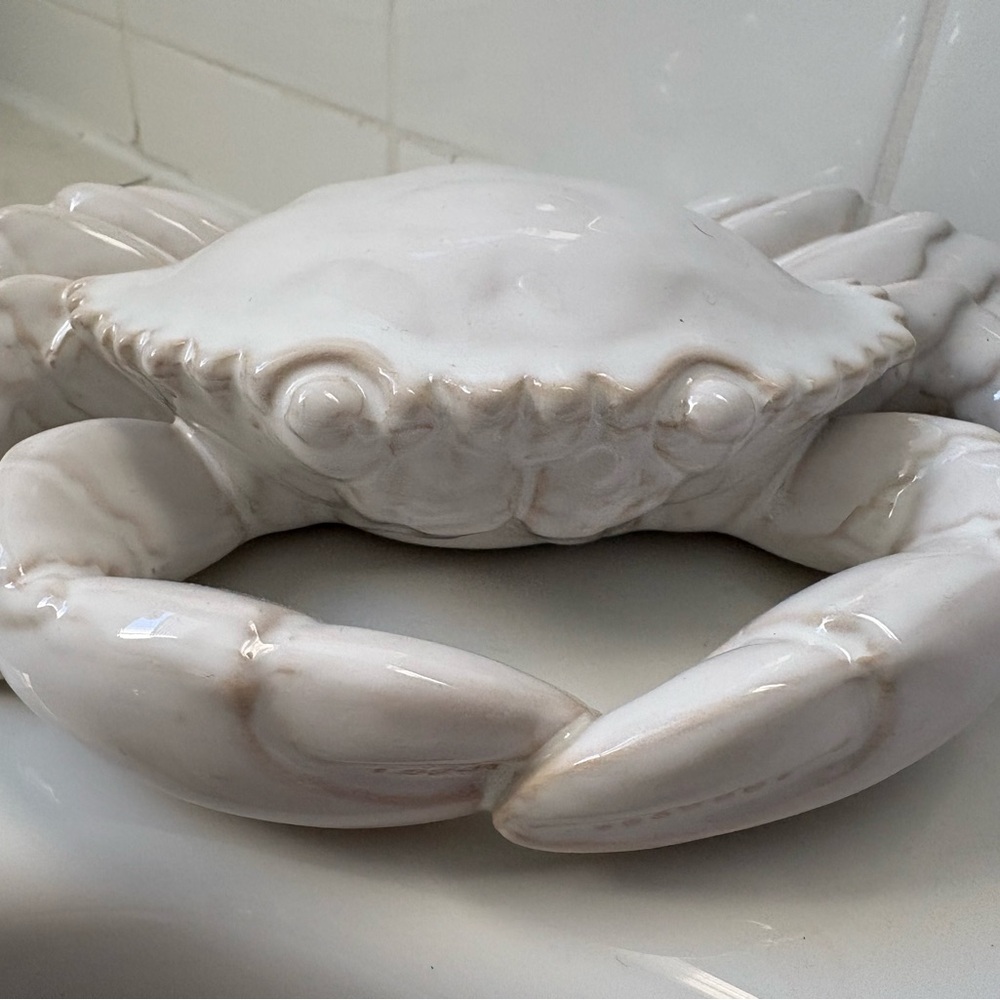 White Ceramic Crab Accent 🦀